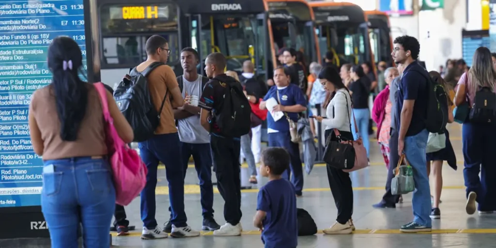Setor de serviços fica estável em julho e sobe 2,4% em 12 meses — foto da reportagem original